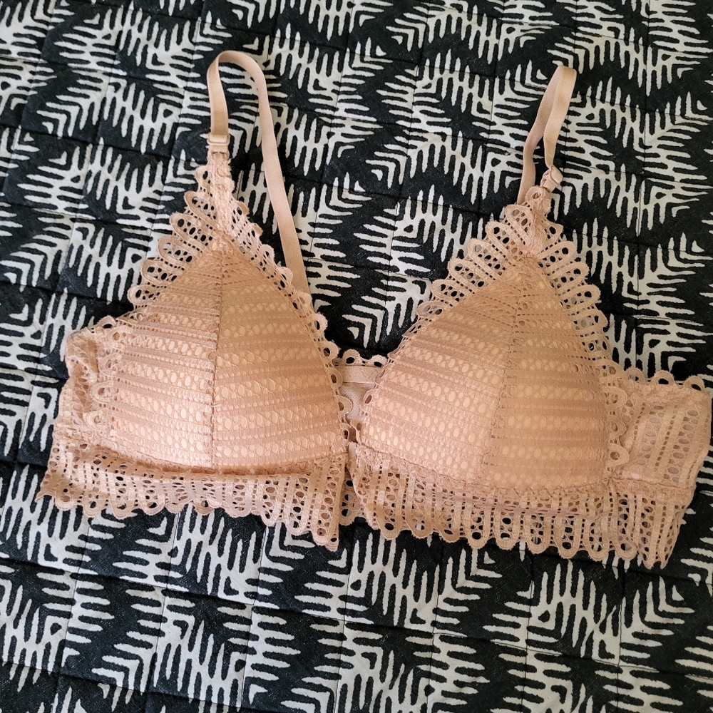 Nude pink bra